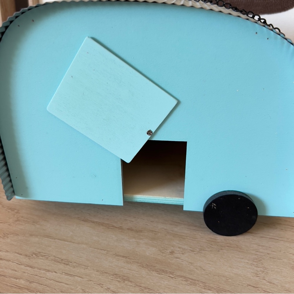 Colorful Bird House Camper - Picture 3 of 7